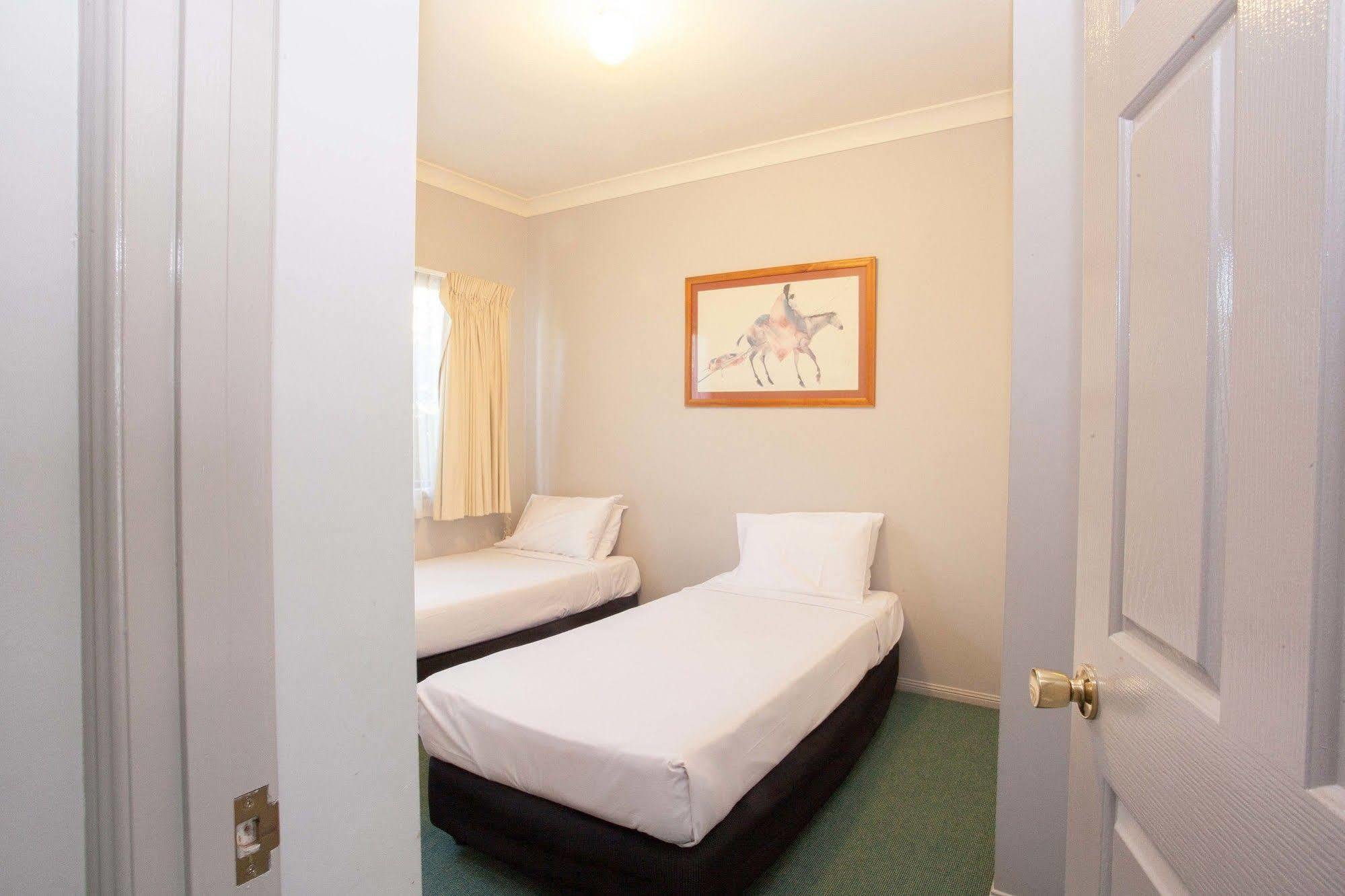 Springwood Motor Inn Kültér fotó